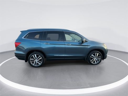 Used 2018 Honda Pilot Touring image 16