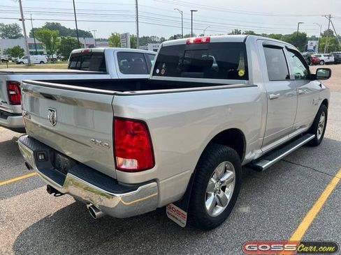 Used 2019 RAM 1500 Classic SLT AWD/4WD image 3