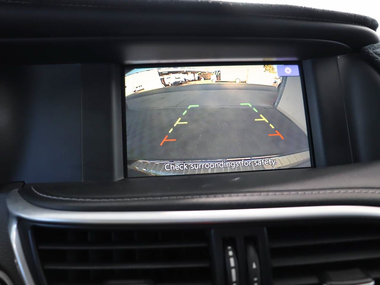 Used 2018 INFINITI QX30 FWD image 11