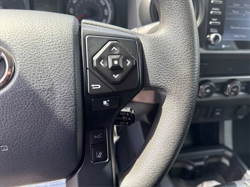 Used 2020 Toyota Tacoma SR AWD/4WD image 30