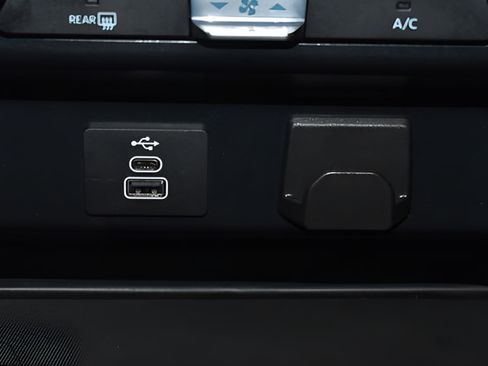 Used 2025 Ford F150 XLT w/ Equipment Group 301A Standard AWD/4WD image 27