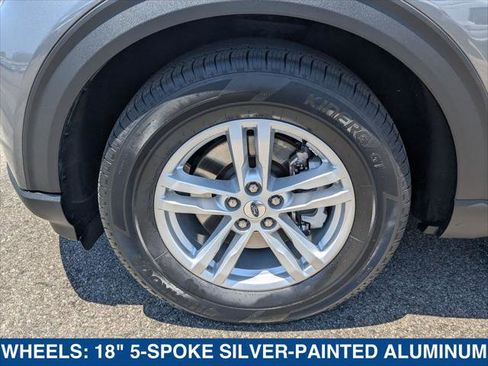 Used 2023 Ford Explorer XLT RWD image 9