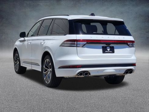 New 2026 Lincoln Aviator AWD image 5