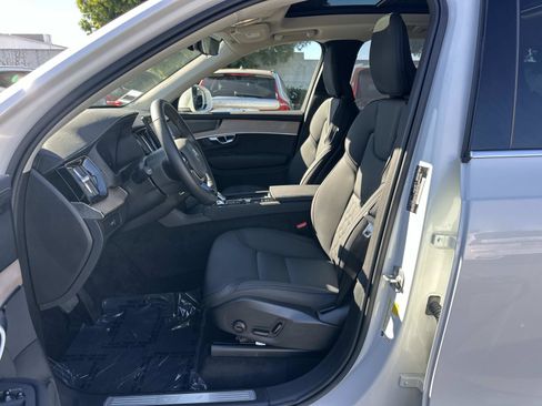 Certified 2025 Volvo XC90 B6 Plus w/ Protection Package Premier image 17