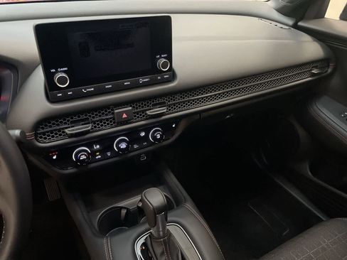 Used 2025 Honda HR-V Sport image 29