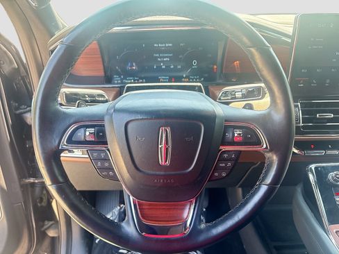 Used 2023 Lincoln Navigator Reserve AWD/4WD image 11