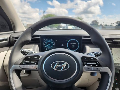 New 2023 Hyundai Tucson Limited image 16