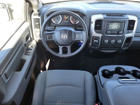 Used 2018 RAM 1500 Classic SLT AWD/4WD image 25