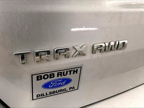 Used 2019 Chevrolet Trax LT w/ LT Convenience Package image 13