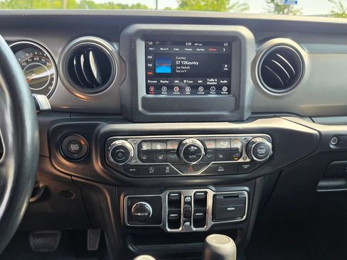 Used 2022 Jeep Wrangler Unlimited Sport AWD/4WD image 21