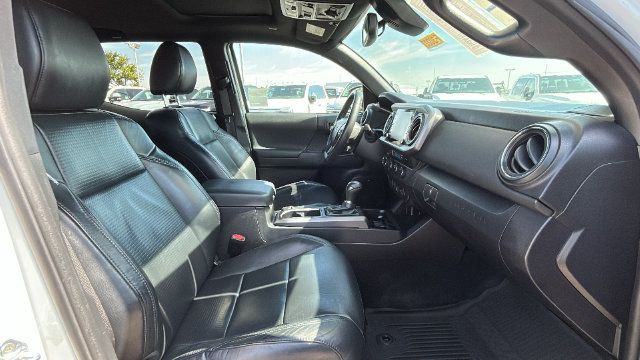Used 2021 Toyota Tacoma TRD Off-Road w/ TRD Premium Off Road Package AWD/4WD image 11