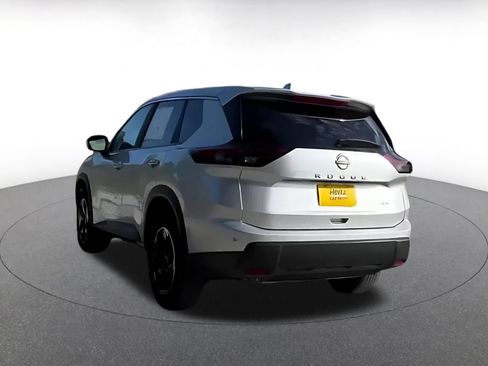 Used 2025 Nissan Rogue SV AWD/4WD image 15