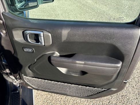 Used 2020 Jeep Gladiator Sport w/ Quick Order Package 24S image 16