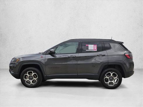 Used 2022 Jeep Compass Trailhawk AWD/4WD image 9