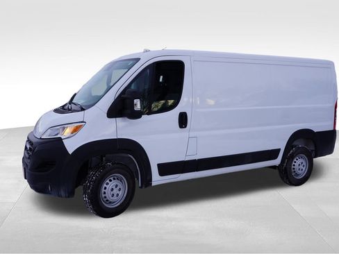 Used 2025 RAM ProMaster 2500 w/ Convenience Group image 10