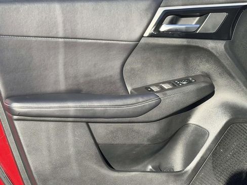 Used 2024 Mitsubishi Outlander SE image 14