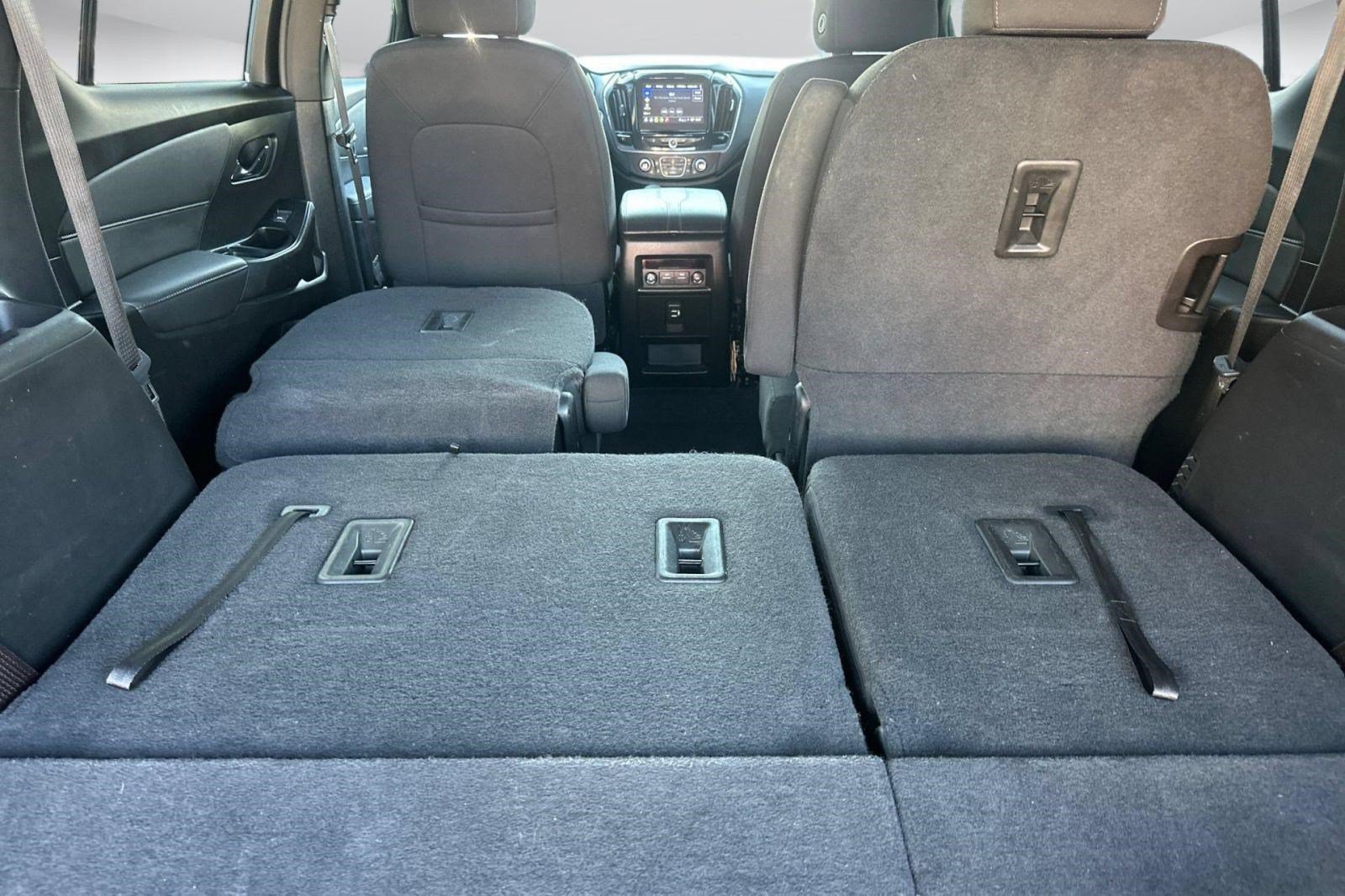 Used 2023 Chevrolet Traverse LT w/ LPO, Cargo Package AWD/4WD image 26
