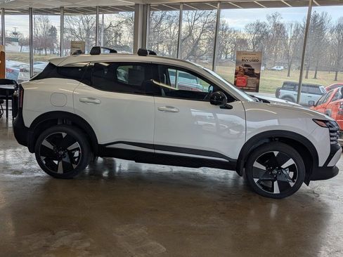 New 2026 Nissan Kicks SR w/ Cold Weather Package image 8