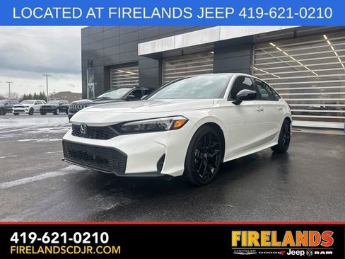 Used 2025 Honda Civic Sport image 3