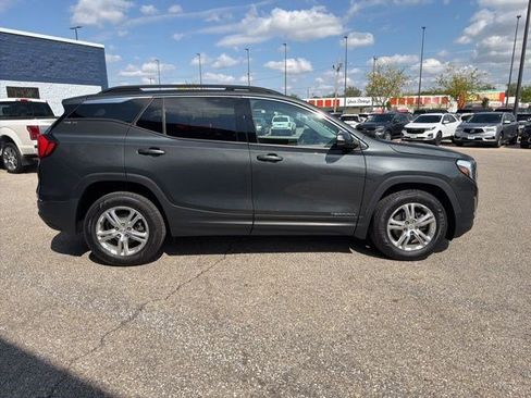 Used 2020 GMC Terrain SLE w/ Driver Convenience Package AWD/4WD image 6