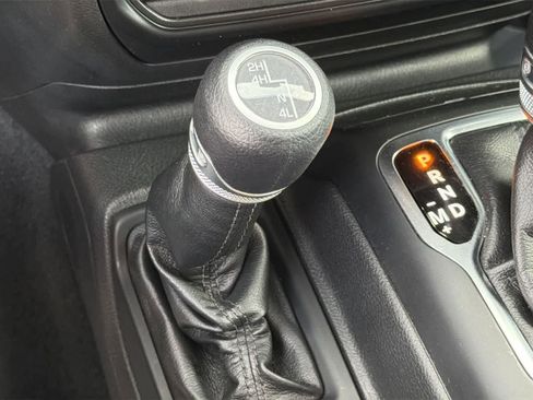 Used 2022 Jeep Gladiator Sport image 20