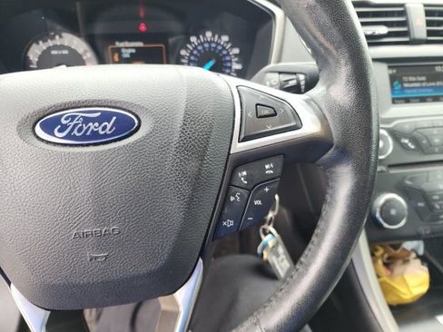 Used 2015 Ford Fusion SE w/ Equipment Group 202A image 25