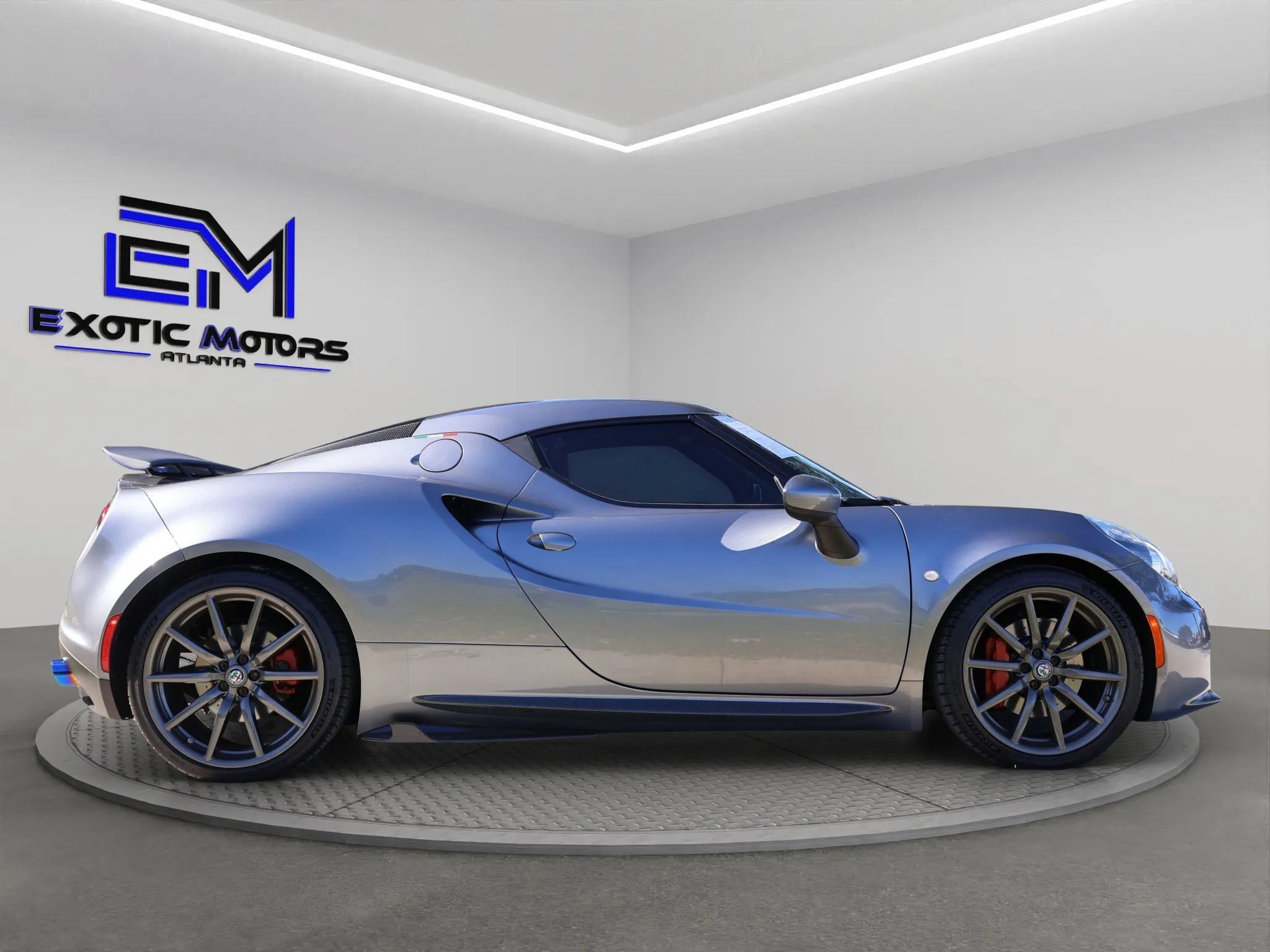 Used 2017 Alfa Romeo 4C Coupe RWD image 9