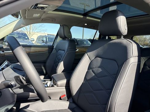 New 2026 Volkswagen Atlas SE image 12