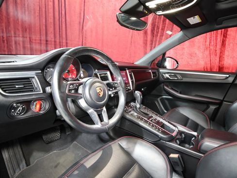 Used 2018 Porsche Macan GTS AWD/4WD image 12