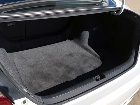 Used 2018 Honda Accord Sport image 31