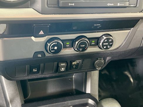 Used 2018 Toyota Tacoma SR5 image 15