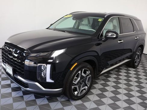 Used 2023 Hyundai Palisade Limited image 4