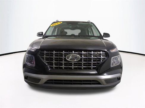 Used 2023 Hyundai Venue SEL w/ Cargo Package image 3
