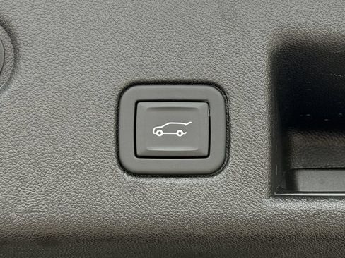 Used 2023 Chevrolet Equinox LT FWD image 28