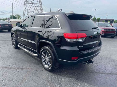Used 2018 Jeep Grand Cherokee Altitude AWD/4WD image 3