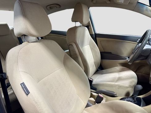 Used 2013 Hyundai Accent GLS FWD image 19