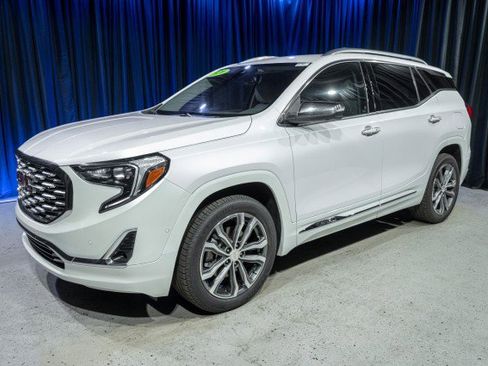 Used 2020 GMC Terrain Denali w/ Denali Premium Package image 1