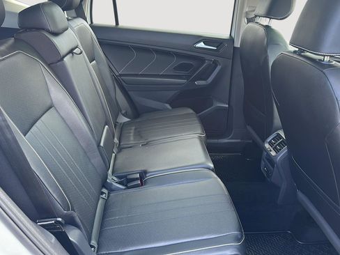 Used 2023 Volkswagen Tiguan SE w/ Panoramic Sunroof Package AWD/4WD image 15