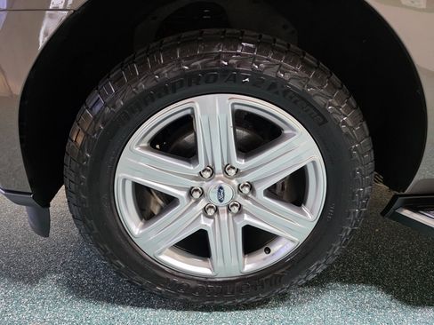 Used 2019 Ford Expedition XLT w/ Equipment Group 202A image 12