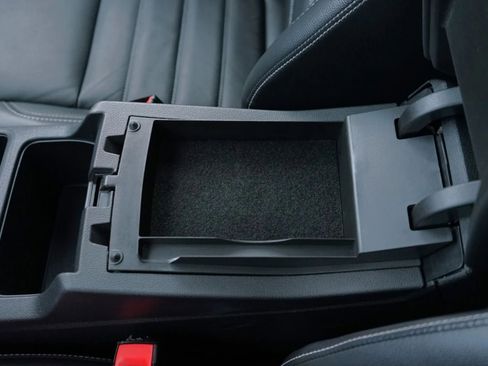 Used 2019 Ford Escape Titanium image 27