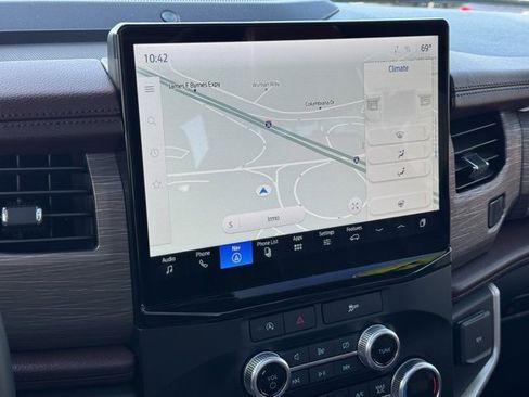 Used 2024 Ford Expedition Limited image 31