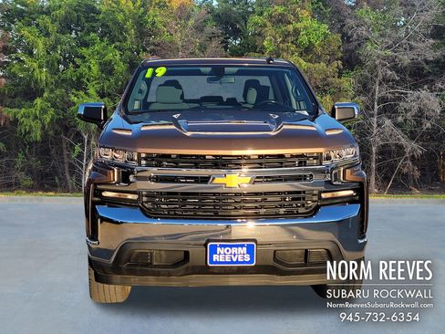 Used 2019 Chevrolet Silverado 1500 LT w/ Texas Edition image 2