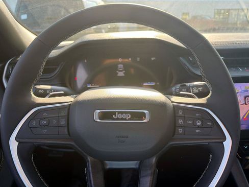 New 2026 Jeep Grand Cherokee L Limited AWD/4WD image 18