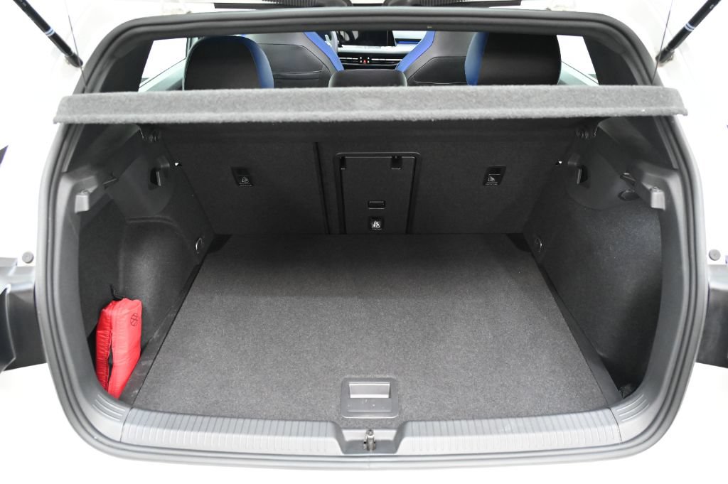 Used 2024 Volkswagen Golf R AWD/4WD image 39