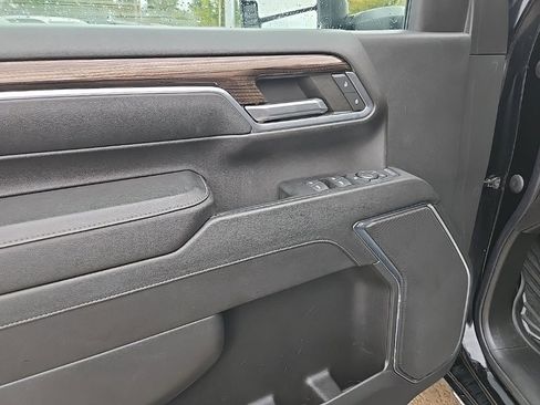 Used 2024 Chevrolet Silverado 2500 LT image 41