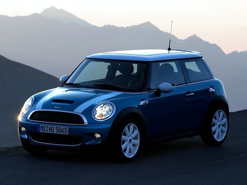 Used 2010 MINI Cooper S image 1
