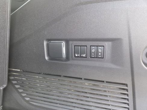 Used 2023 GMC Yukon Denali w/ LPO, Floor Liner Package AWD/4WD image 17