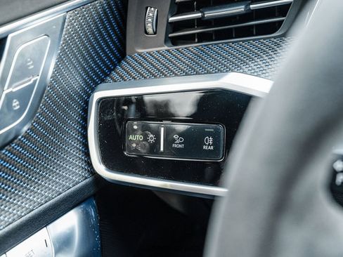 Used 2024 Audi RS 7 Performance AWD/4WD image 34