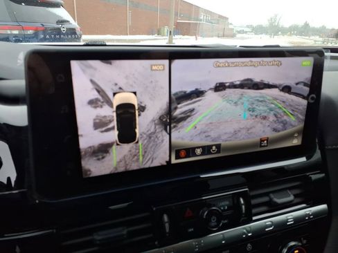 New 2026 Nissan Pathfinder SL image 10