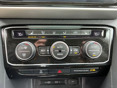 Used 2022 Volkswagen Atlas SE AWD/4WD image 17